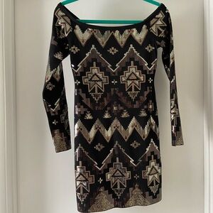 Express Long Sleeve Dress with Black and Gold Pattern